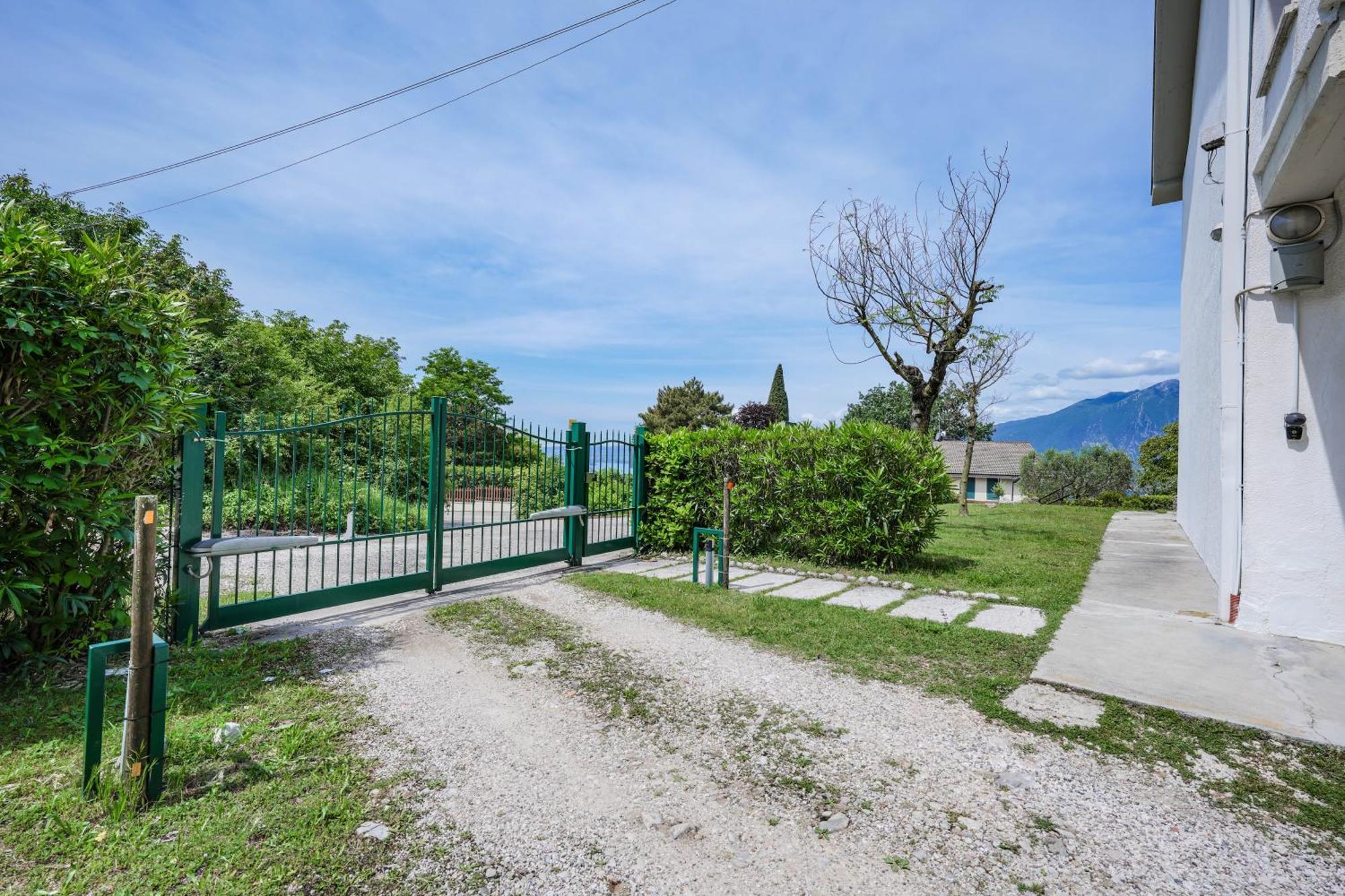 Apartamento Garda Panoramic House Albisano Exterior foto